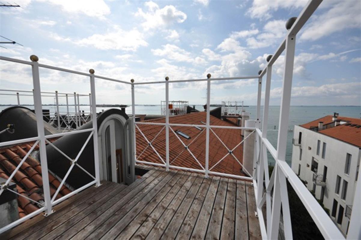Venezia, giudecca campo junghans mq.100 con altana appartamento in ... Altana venezia