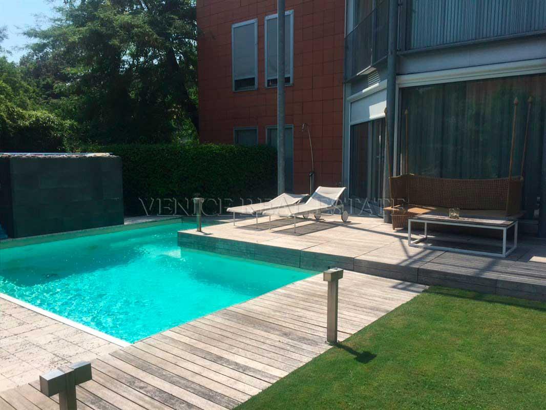 LIDO DI VENEZIA VILLA CON PISCINA Appartamento in Vendita a